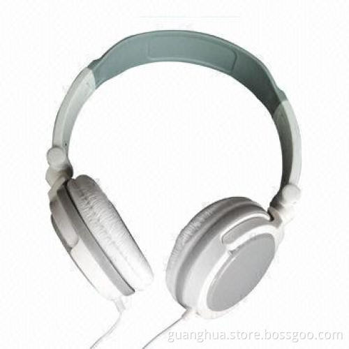Wired Headphone with 1.2m Cord Length and 3.5mm Stereo Plug